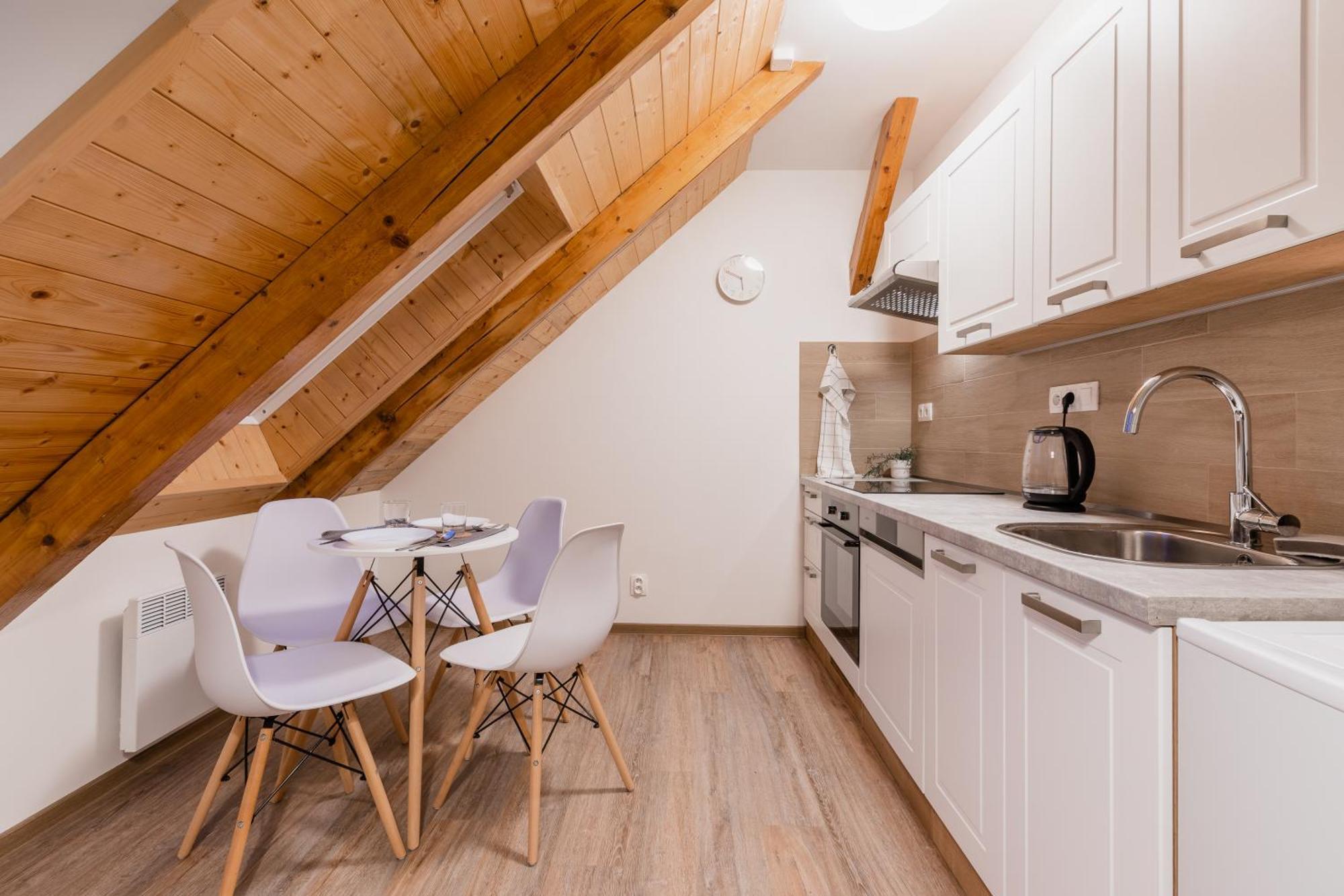Romanticky Loft Parking U Hlavniho Nadrazi Olomouc Exterior foto