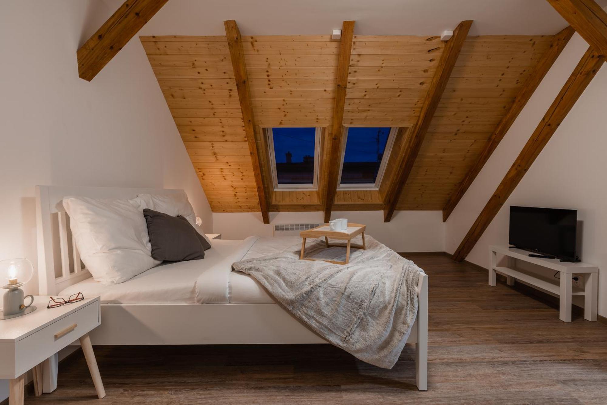 Romanticky Loft Parking U Hlavniho Nadrazi Olomouc Exterior foto